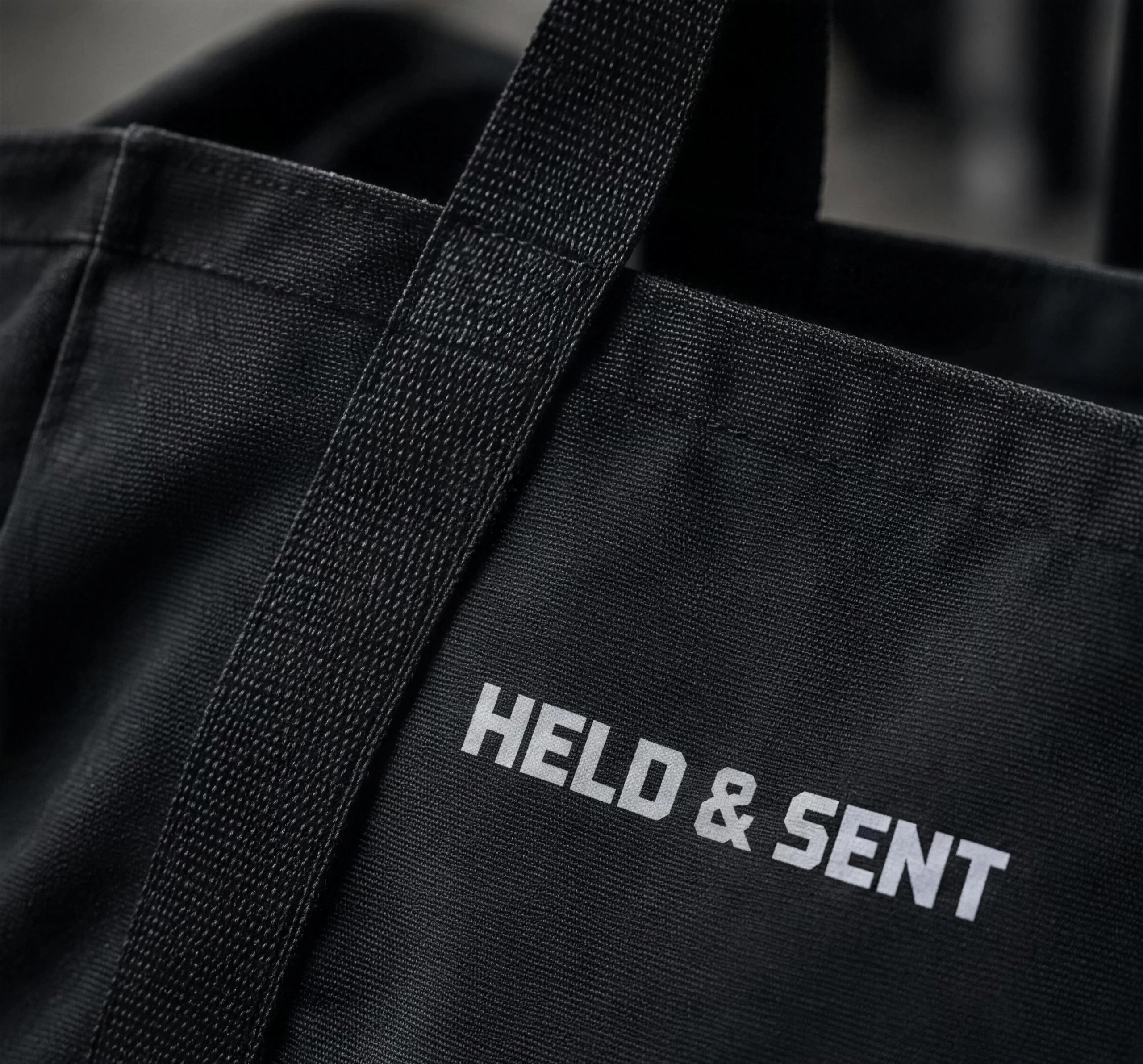 Webbing strap and canvas body of the training tote